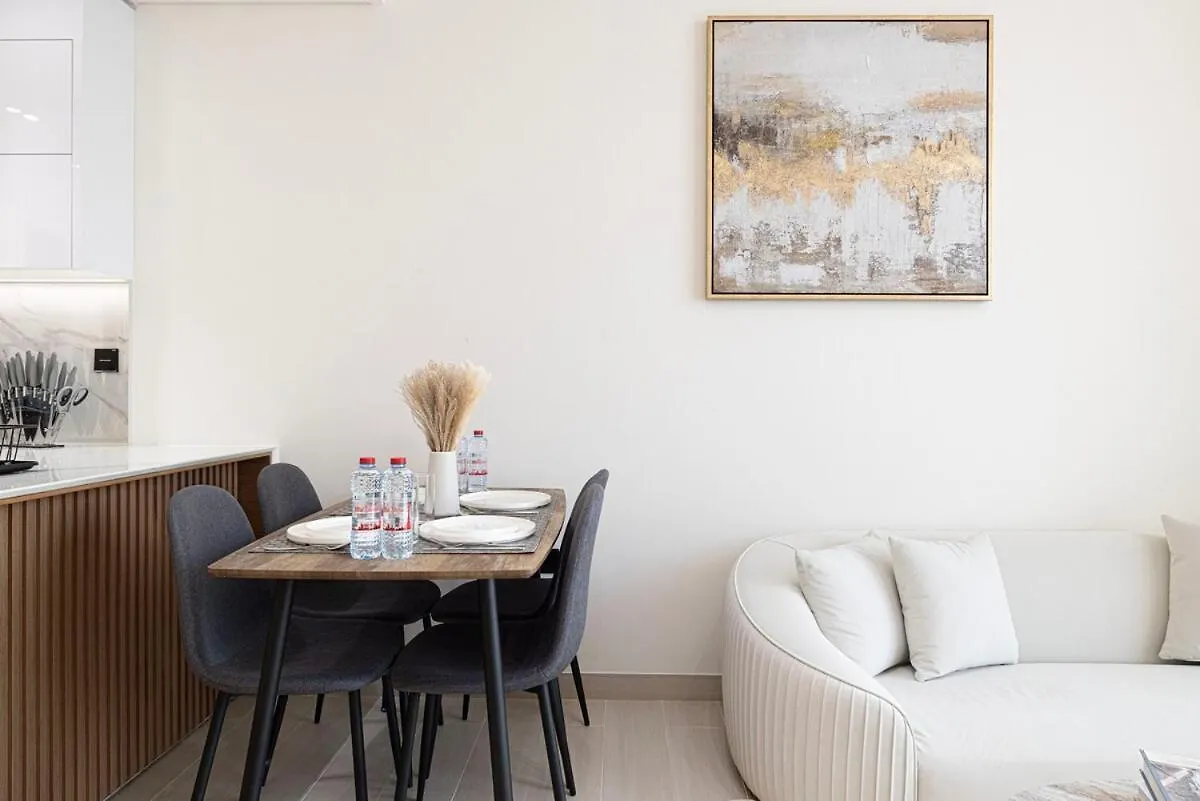 Daire Brand New Apt On Top Floor 1Br W Spa And Pool Dubai