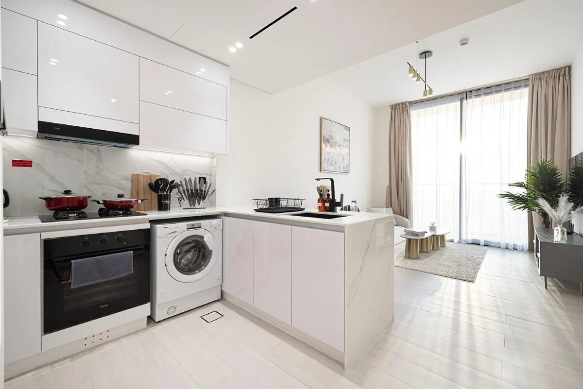 Daire Brand New Apt On Top Floor 1Br W Spa And Pool Dubai