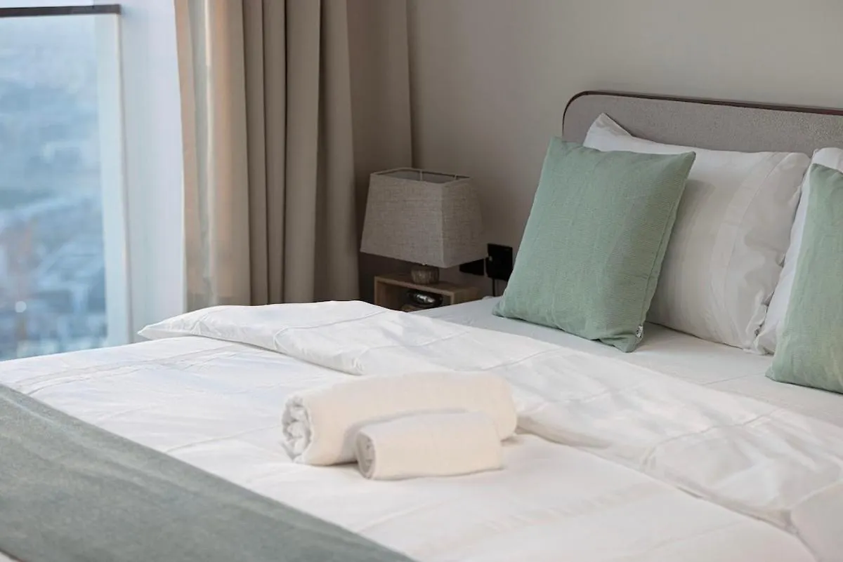 Brand New Apt On Top Floor 1Br W Spa And Pool Dubai